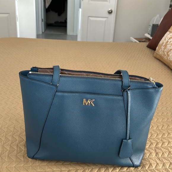 Large Michael Kors Blue Bag - Picture 3 of 8